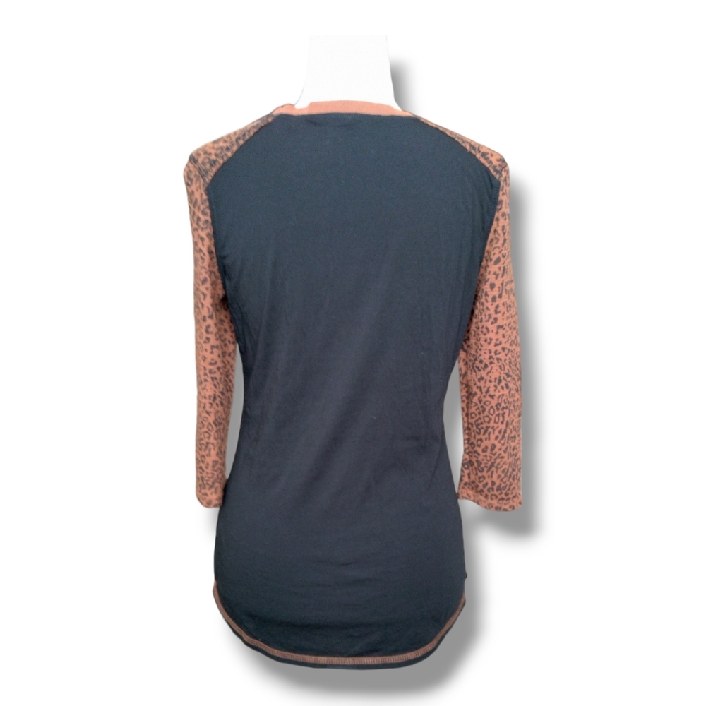 Graphic Tee - Picture 2 of 5